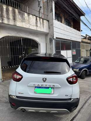 RENAULT-CAPTUR-2021