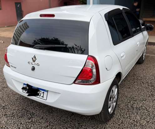 RENAULT-CLIO-2016