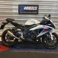 SUZUKI GSX-R750 SUZUKI GSX-R750