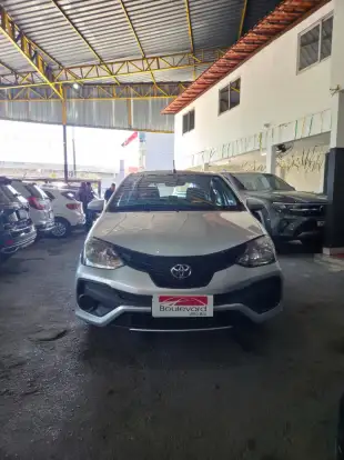TOYOTA-ETIOS-2019
