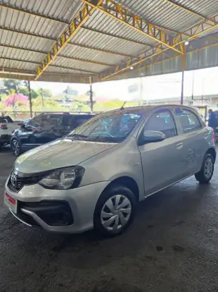 TOYOTA-ETIOS-2019
