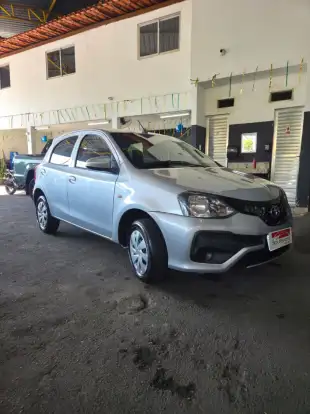 TOYOTA-ETIOS-2019
