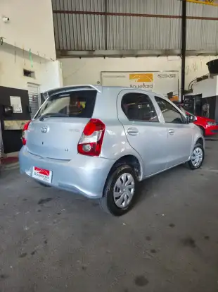 TOYOTA-ETIOS-2019