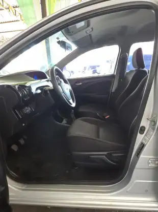 TOYOTA-ETIOS-2019