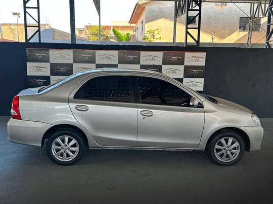 TOYOTA-ETIOS-1.5 XLS SEDAN 16V FLEX 4P AUTOMÁTICO TOYOTA-ETIOS-2016