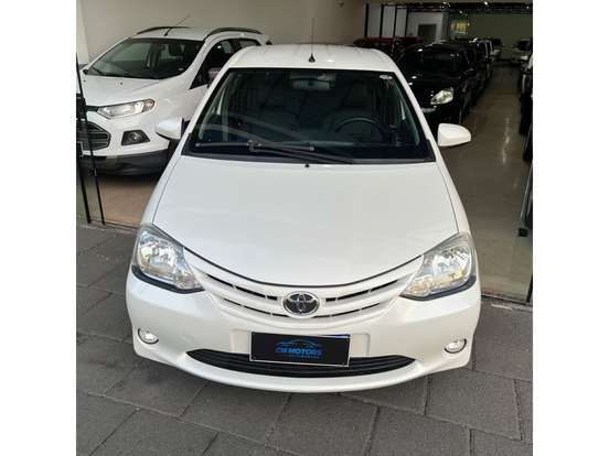 TOYOTA-ETIOS-2015