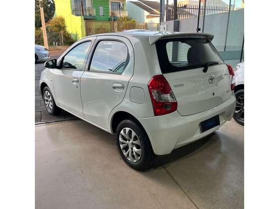 TOYOTA-ETIOS-1.5 XS 16V FLEX 4P MANUAL TOYOTA-ETIOS-2015