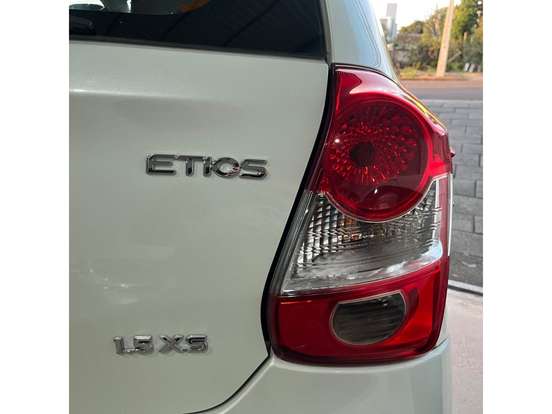 TOYOTA-ETIOS-1.5 XS 16V FLEX 4P MANUAL TOYOTA-ETIOS-2015