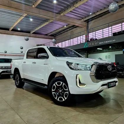 TOYOTA HILUX 2.7 VVT-i FLEX CD SRV 4X4 AUTOMÁTICO TOYOTA HILUX 2.7 VVT-i FLEX CD SRV 4X4 AUTOMÁTICO