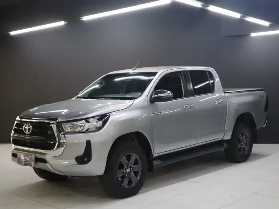 TOYOTA HILUX 2.8 D-4D TURBO DIESEL CD SR 4X4 AUTOMÁTICO