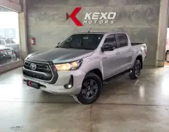 TOYOTA HILUX 2.8 D-4D TURBO DIESEL CD SR 4X4 AUTOMÁTICO TOYOTA HILUX 2.8 D-4D TURBO DIESEL CD SR 4X4 AUTOMÁTICO