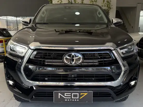 TOYOTA-HILUX-2.8 D-4D TURBO DIESEL CD SRX 4X4 AUTOMÁTICO TOYOTA-HILUX-2022