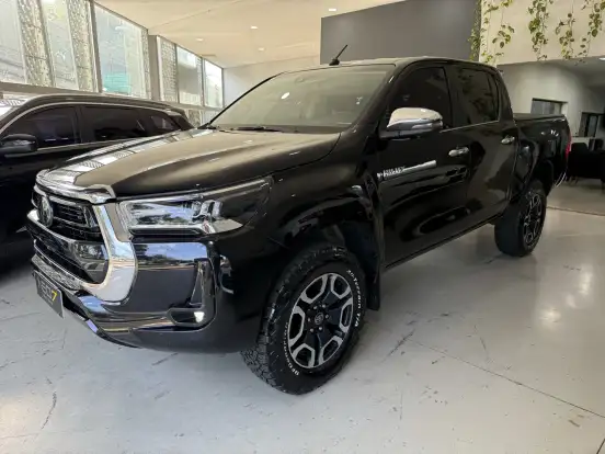 TOYOTA-HILUX-2022