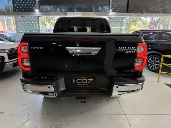 TOYOTA-HILUX-2.8 D-4D TURBO DIESEL CD SRX 4X4 AUTOMÁTICO TOYOTA-HILUX-2022
