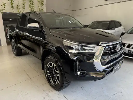 TOYOTA-HILUX-2.8 D-4D TURBO DIESEL CD SRX 4X4 AUTOMÁTICO TOYOTA-HILUX-2022