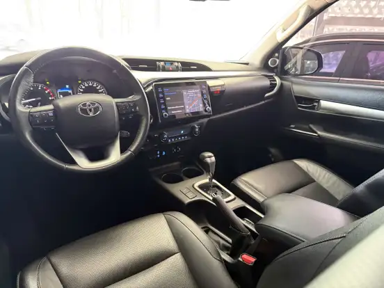 TOYOTA-HILUX-2022
