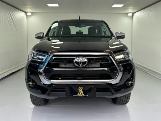 TOYOTA HILUX 2.8 D-4D TURBO DIESEL CD SRX 4X4 AUTOMÁTICO TOYOTA HILUX 2.8 D-4D TURBO DIESEL CD SRX 4X4 AUTOMÁTICO