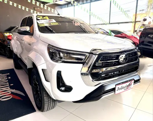 TOYOTA HILUX 2.8 D-4D TURBO DIESEL CD SRX PLUS 4X4 AUTOMÁTICO TOYOTA HILUX 2.8 D-4D TURBO DIESEL CD SRX PLUS 4X4 AUTOMÁTICO