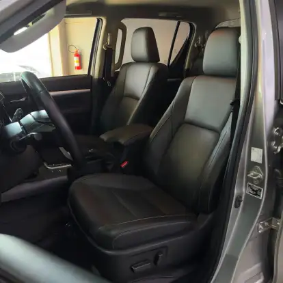 TOYOTA-HILUX-2023