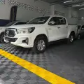 TOYOTA HILUX 2.8 SR 4X4 CD 16V DIESEL 4P AUTOMÁTICO TOYOTA HILUX 2.8 SR 4X4 CD 16V DIESEL 4P AUTOMÁTICO
