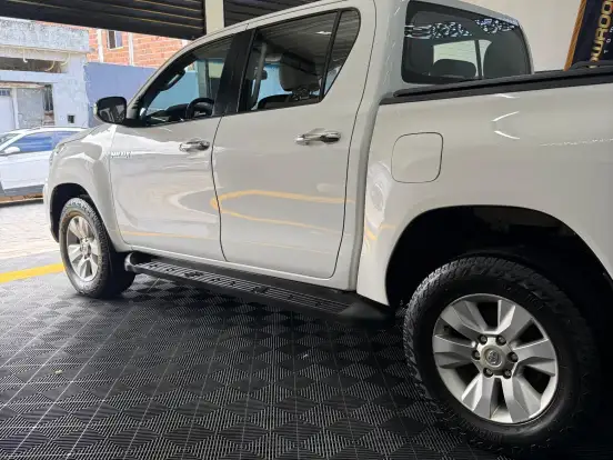 TOYOTA-HILUX-2.8 SR 4X4 CD 16V DIESEL 4P AUTOMÁTICO TOYOTA-HILUX-2019