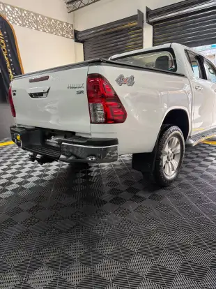 TOYOTA-HILUX-2019