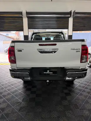 TOYOTA-HILUX-2019
