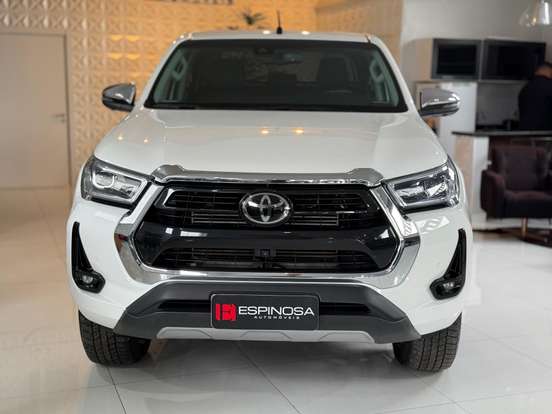 TOYOTA-HILUX-2.8 D-4D TURBO DIESEL CD SRX 4X4 AUTOMÁTICO TOYOTA-HILUX-2023