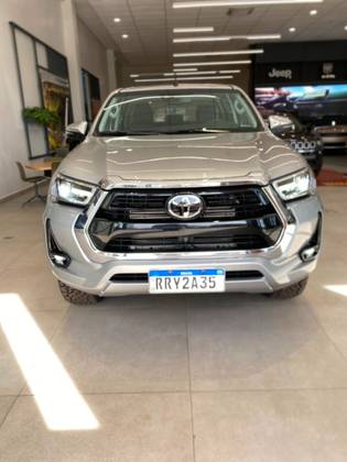TOYOTA HILUX 2.8 D-4D TURBO DIESEL CD SRX 4X4 AUTOMÁTICO