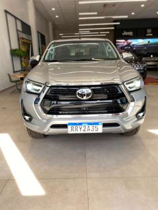 TOYOTA-HILUX-2023