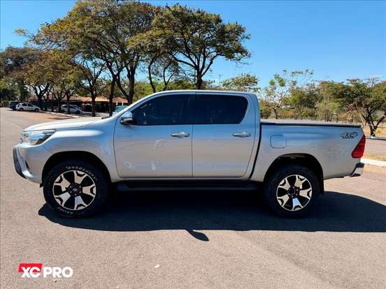 TOYOTA-HILUX-2.8 SRV 4X4 CD 16V DIESEL 4P AUTOMÁTICO TOYOTA-HILUX-2017