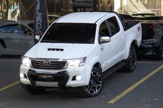 TOYOTA HILUX 3.0 SRV 4X4 CD 16V TURBO INTERCOOLER DIESEL 4P AUTOMÁTICO TOYOTA HILUX 3.0 SRV 4X4 CD 16V TURBO INTERCOOLER DIESEL 4P AUTOMÁTICO