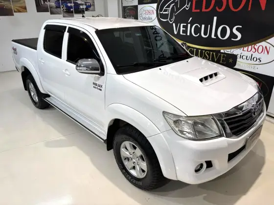 TOYOTA HILUX 3.0 SRV 4X4 CD 16V TURBO INTERCOOLER DIESEL 4P AUTOMÁTICO TOYOTA HILUX 3.0 SRV 4X4 CD 16V TURBO INTERCOOLER DIESEL 4P AUTOMÁTICO