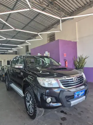 TOYOTA HILUX 3.0 SRV 4X4 CD 16V TURBO INTERCOOLER DIESEL 4P MANUAL TOYOTA HILUX 3.0 SRV 4X4 CD 16V TURBO INTERCOOLER DIESEL 4P MANUAL