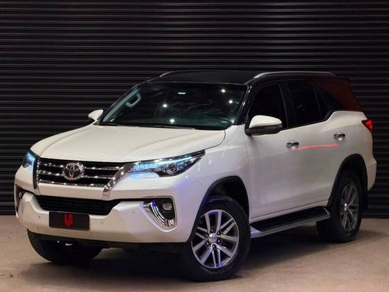 TOYOTA HILUX SW4 2.8 SRX 4X4 16V TURBO INTERCOOLER DIESEL 4P AUTOMÁTICO