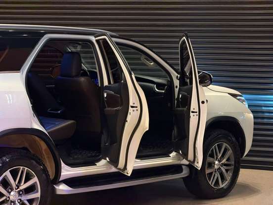 TOYOTA-HILUX SW4-2019