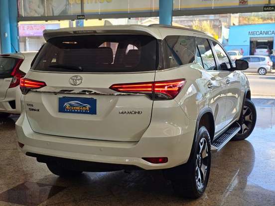 TOYOTA-HILUX SW4-2018