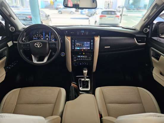 TOYOTA-HILUX SW4-2018