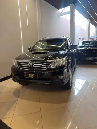 TOYOTA HILUX SW4 3.0 SRV 4X4 7 LUGARES 16V TURBO INTERCOOLER DIESEL 4P AUTOMÁTICO TOYOTA HILUX SW4 3.0 SRV 4X4 7 LUGARES 16V TURBO INTERCOOLER DIESEL 4P AUTOMÁTICO