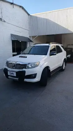TOYOTA HILUX SW4 3.0 SRV 4X4 7 LUGARES 16V TURBO INTERCOOLER DIESEL 4P AUTOMÁTICO TOYOTA HILUX SW4 3.0 SRV 4X4 7 LUGARES 16V TURBO INTERCOOLER DIESEL 4P AUTOMÁTICO