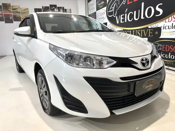 TOYOTA YARIS 1.5 16V FLEX SEDAN XL LIVE MULTIDRIVE TOYOTA YARIS 1.5 16V FLEX SEDAN XL LIVE MULTIDRIVE