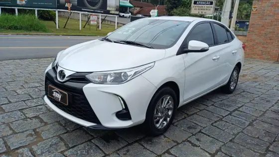 TOYOTA YARIS 1.5 16V FLEX SEDAN XS CONNECT MULTIDRIVE TOYOTA YARIS 1.5 16V FLEX SEDAN XS CONNECT MULTIDRIVE