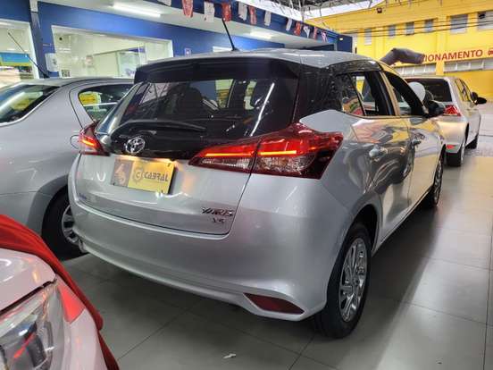 TOYOTA-YARIS-2023
