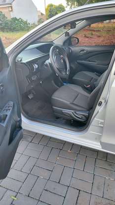 TOYOTA-ETIOS-1.5 X PLUS 16V FLEX 4P AUTOMÁTICO TOYOTA-ETIOS-2019