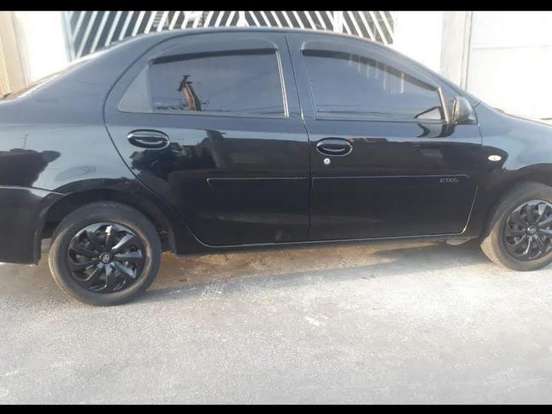 TOYOTA-ETIOS-1.5 XS SEDAN 16V FLEX 4P MANUAL TOYOTA-ETIOS-2013