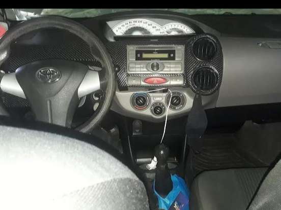 TOYOTA-ETIOS-1.5 XS SEDAN 16V FLEX 4P MANUAL TOYOTA-ETIOS-2013