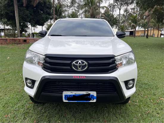 TOYOTA-HILUX-2018