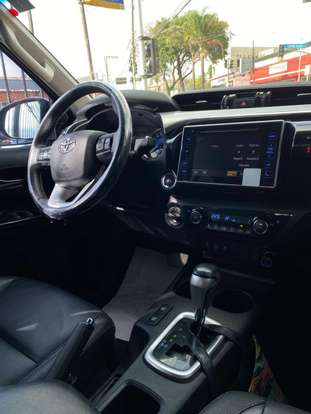 TOYOTA-HILUX-2018