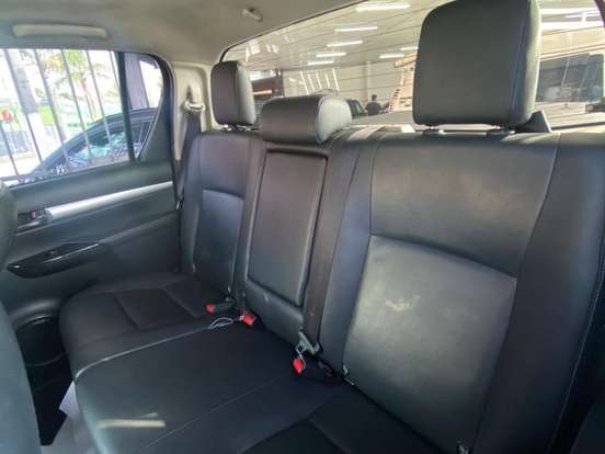 TOYOTA-HILUX-2.8 SRX 4X4 CD 16V DIESEL 4P AUTOMÁTICO TOYOTA-HILUX-2018
