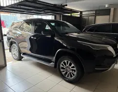 TOYOTA HILUX SW4 2.8 D-4D TURBO DIESEL SRX 7L 4X4 AUTOMÁTICO TOYOTA HILUX SW4 2.8 D-4D TURBO DIESEL SRX 7L 4X4 AUTOMÁTICO